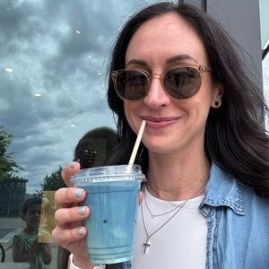 Meet your Posher, Cortney